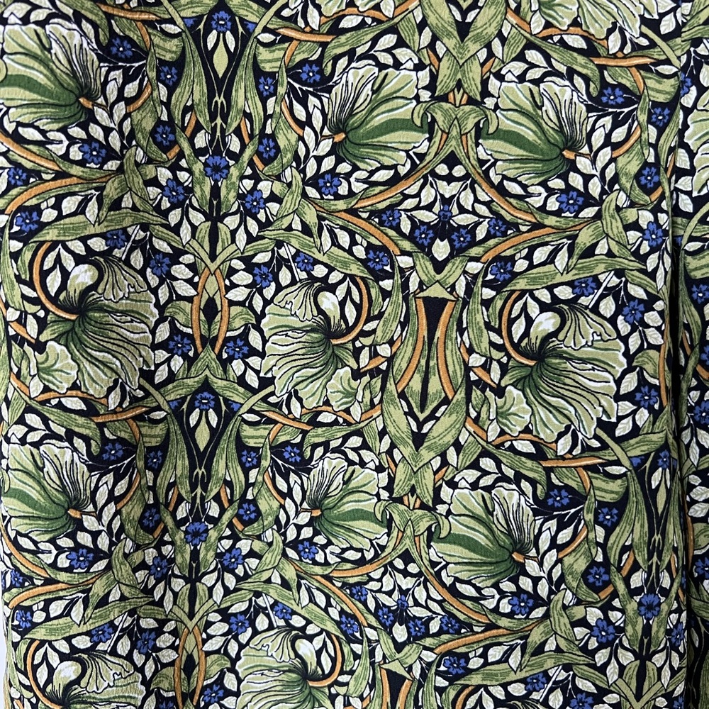 Flowy pattern dress pants from Mango, size 8 (fits more like a 6)